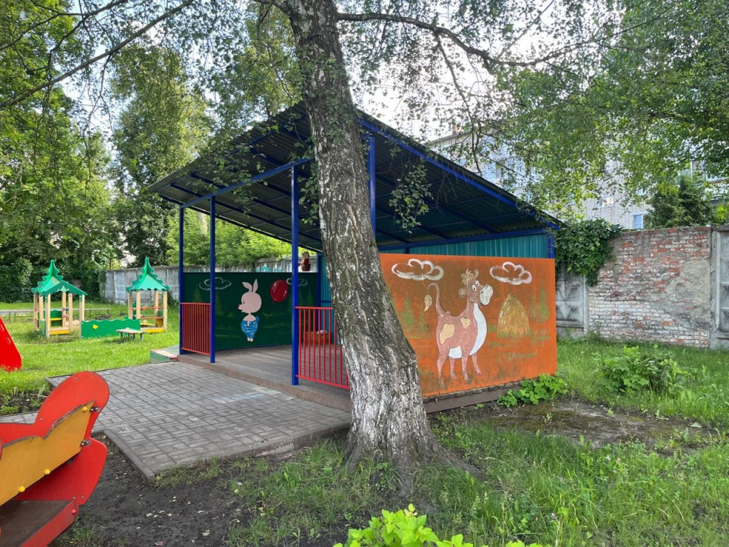 Теневой навес с художественной росписью для детского сада в Тульской области МОРИЗ